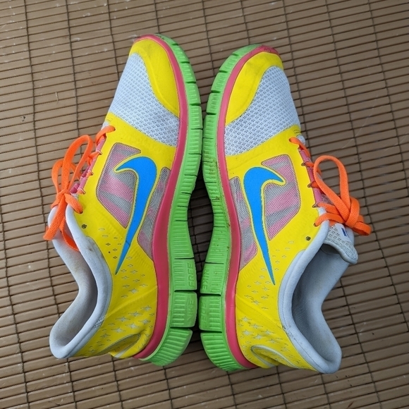 Nike iD Free Run 5.0  526812-902 women's sz 11W. Rare 902 color weigh. Great con - Picture 9 of 10